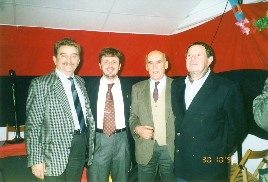 Pastorino (al centro a destra) durante i festeggiamenti per i 37 anni del Little Club