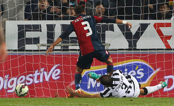 Luca Antonini, gol alla Juve (Photo by Marco Luzzani/Getty Images)