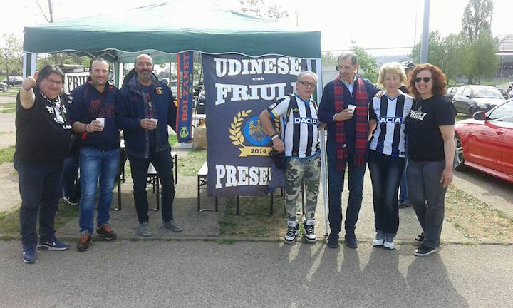 Il Genoa Club Bolzaneto con l'Udinese Club Friuli (Foto Udineseblog.it)