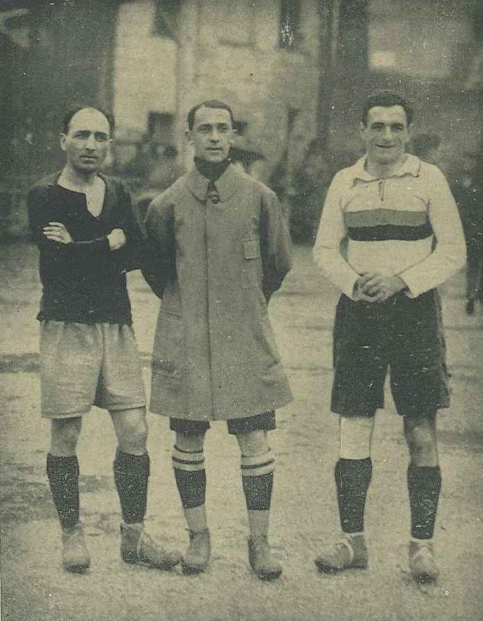 De Vecchi ed Ercole Carzino (a destra), capitani di Genoa e Sampierdarenese (da wikipedia.org)