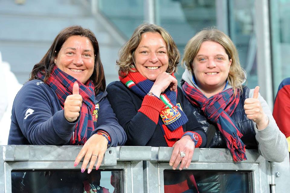 Il sorriso delle tifose rossoblù  (Foto Tanopress/Genoa cfc)