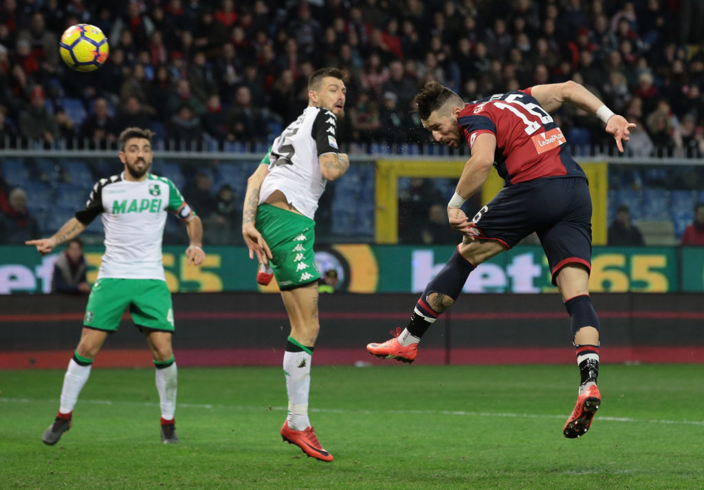 Andrey Galabinov segna il gol vittoria in Genoa-Sassuolo (foto Emilio Andreoli/Getty Images)