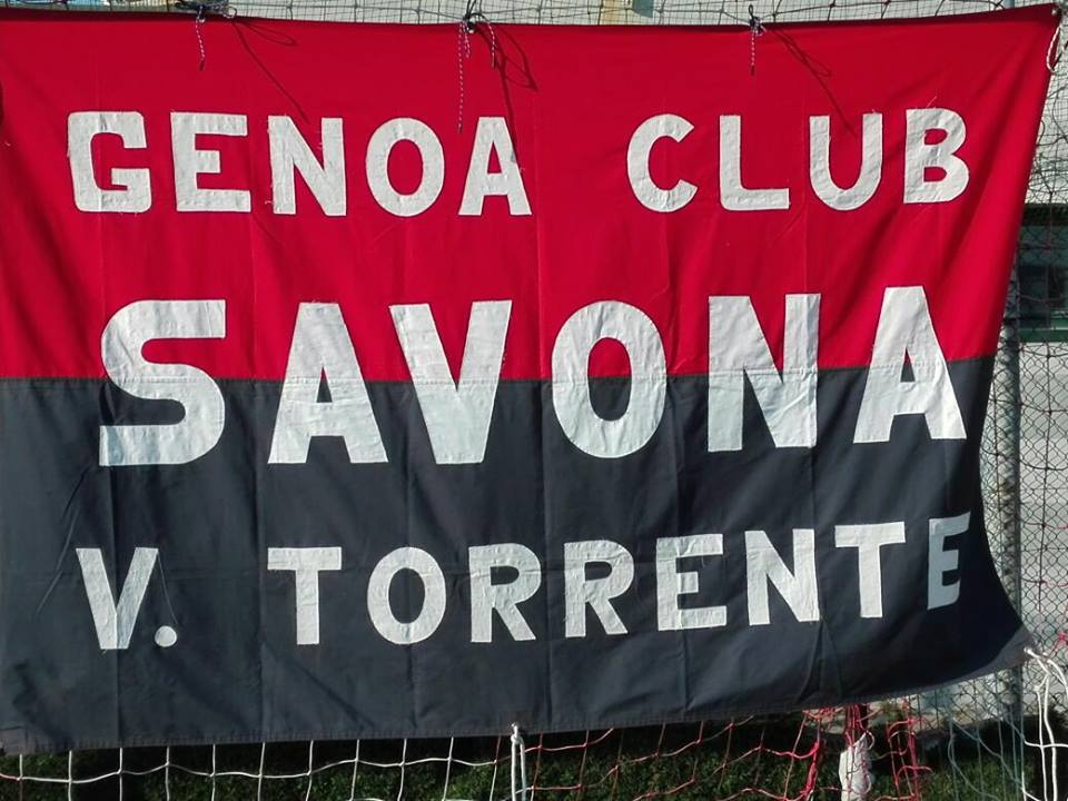 Lo striscione del Genoa Club Savona