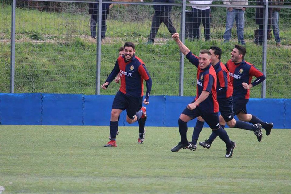 La gioia dell'AsdZena Montecelio dopo il gol sul Colle Salario