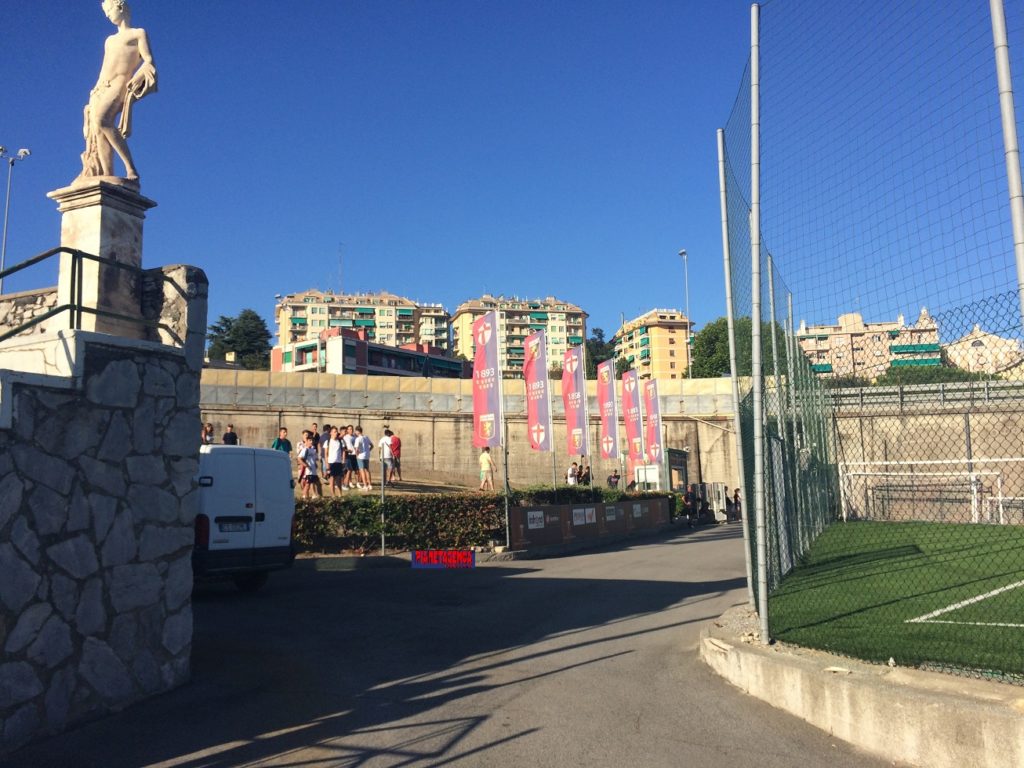 Il primo allenamento 2017 2018 del Genoa (Foto Pianetagenoa1893.net)