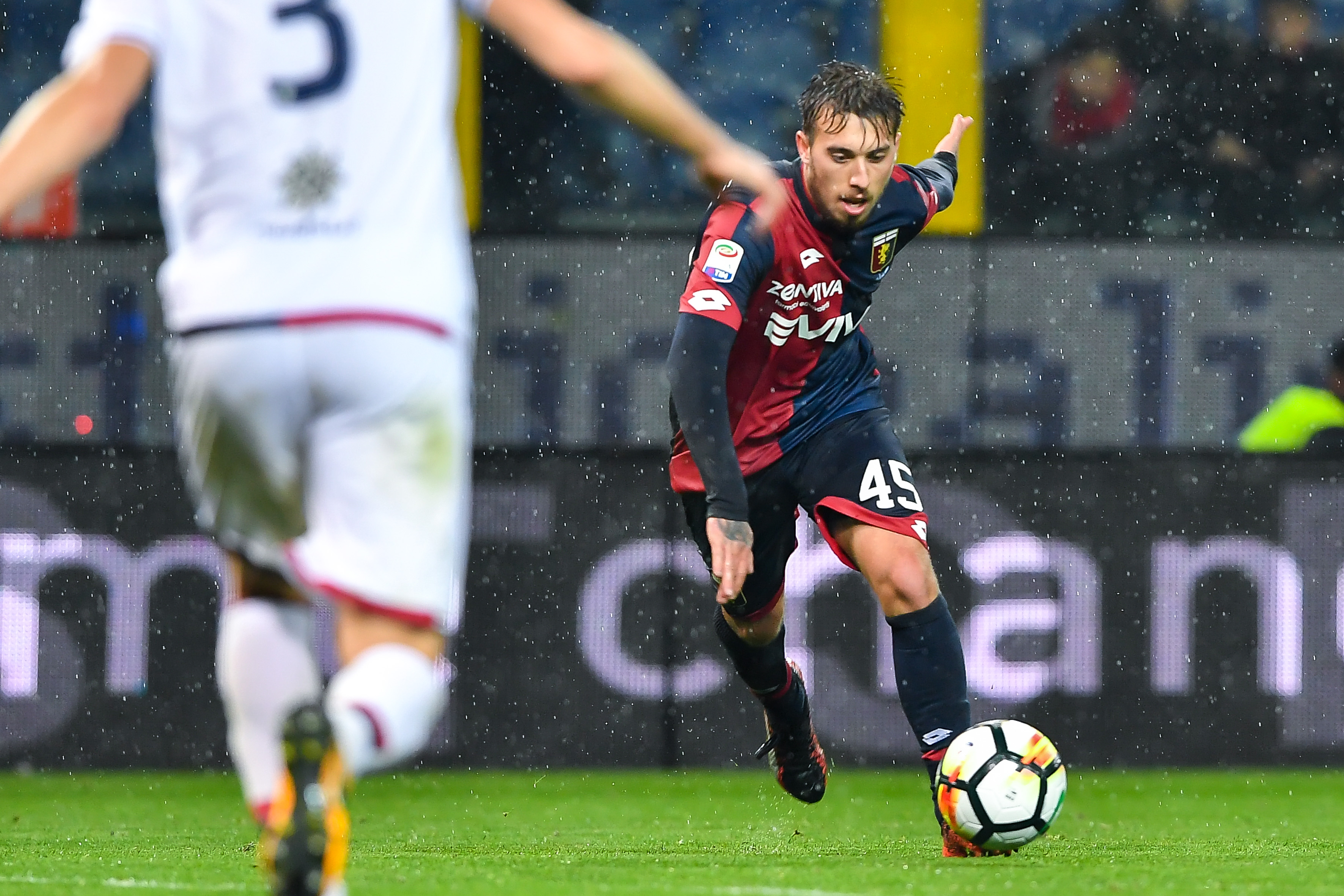 Medeiros mentre scocca il gol del 2-1 del Genoa sul Cagliari (Foto Paolo Rattini/Getty Images)