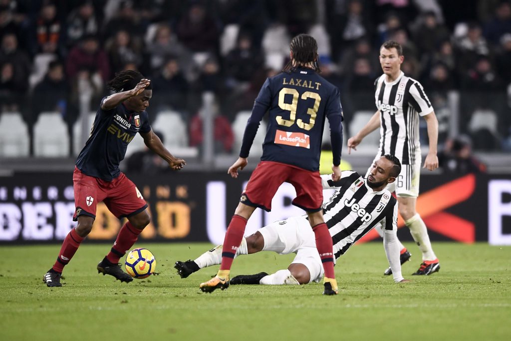 Omeonga blocca Benatia - Juventus-Genoa 22 gennaio  2018  (Foto Daniele Badolato - Juventus FC/Juventus FC via Getty Images)