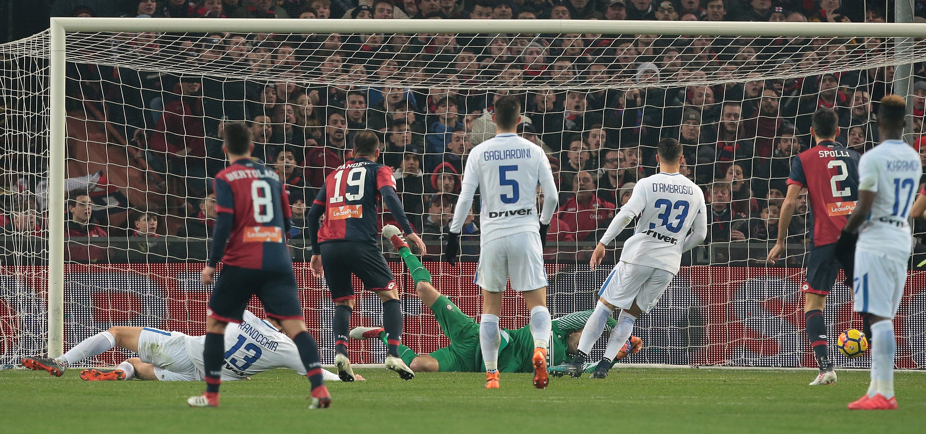 Il secondo gol di Pandev in Genoa Inter 17 Febbraio 2018 (Foto Emilio Andreoli/Getty Images)