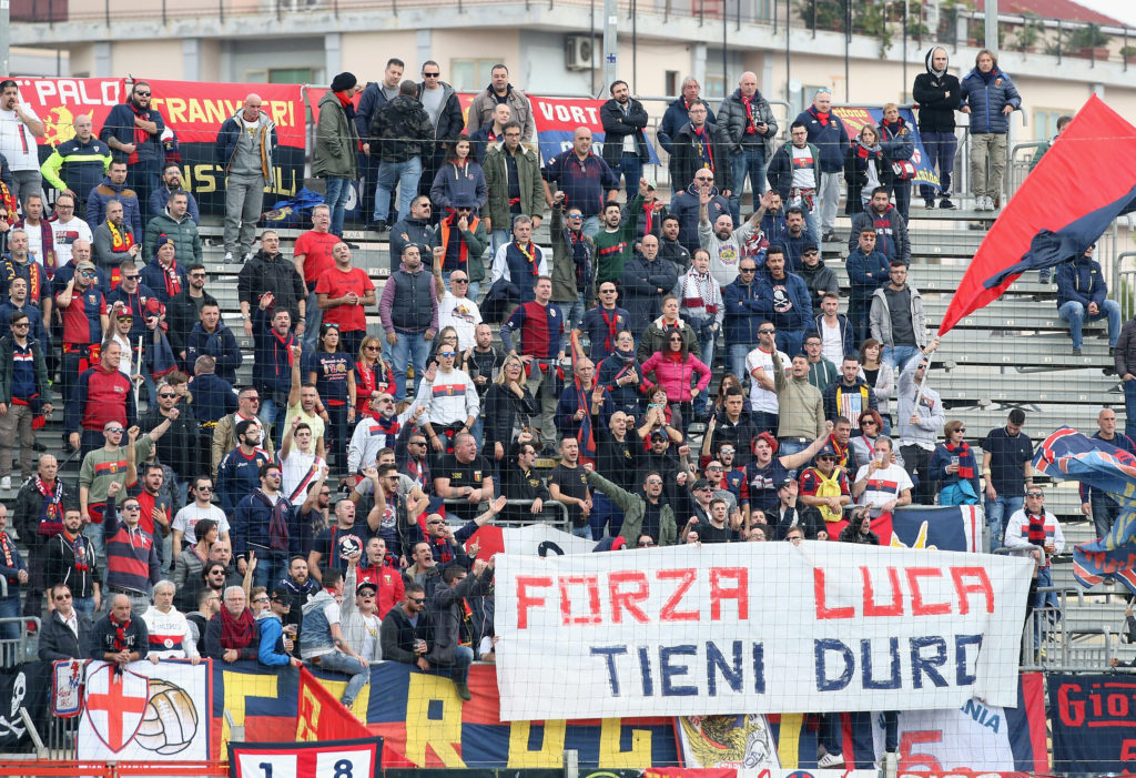 Il settore dei tifosi genoani durante Crotone-Genoa (Foto Maurizio Lagana/Getty Images)