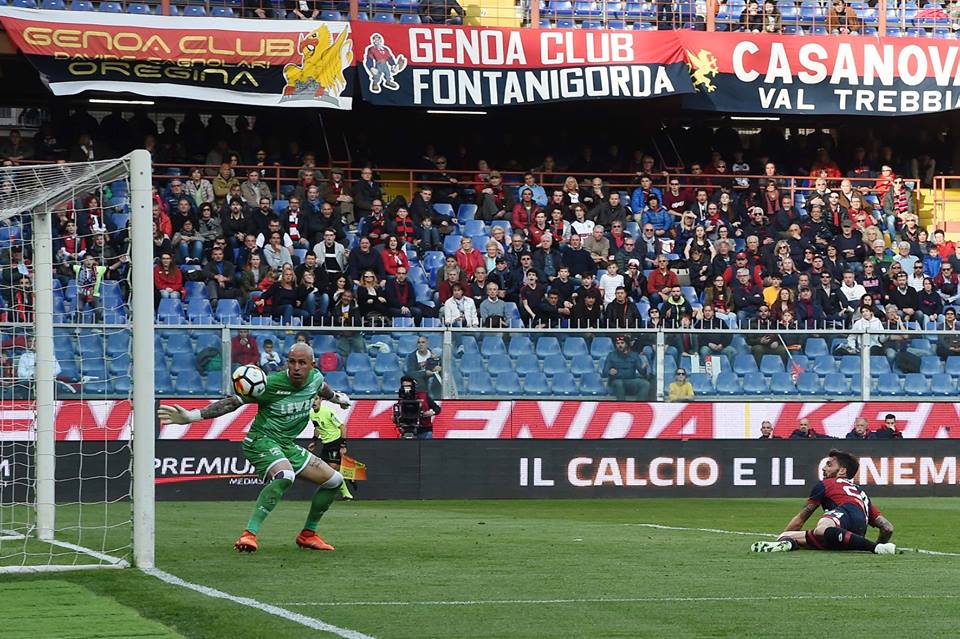 Il gol di Bessa al Crotone (Foto Genoa cfc Tanopress)