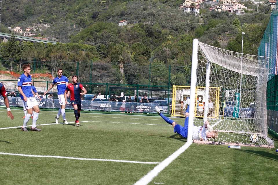 Il gol di Salcedo (Foto Genoa cfc Tanopress)