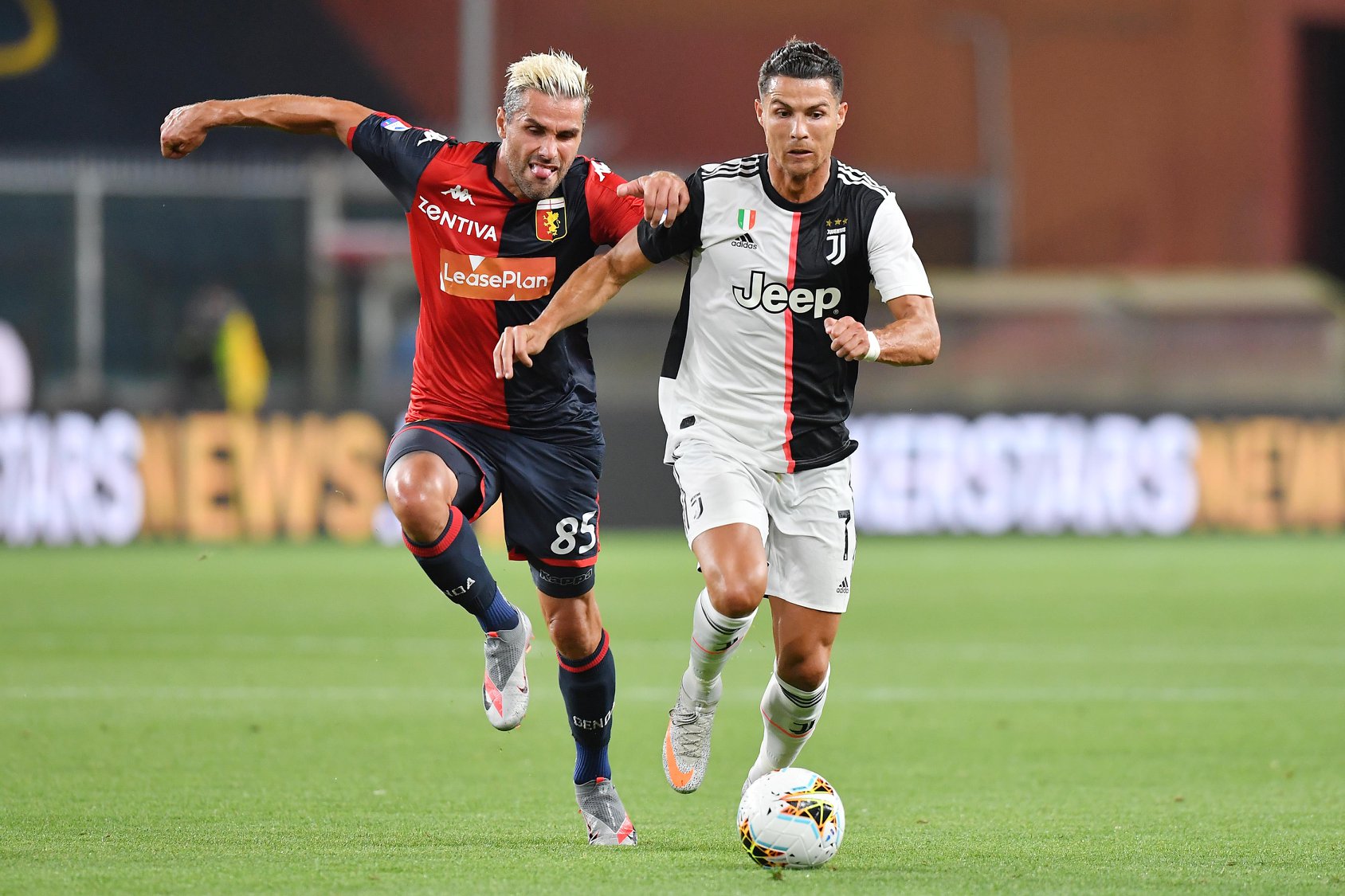 Behrami Ronaldo Genoa