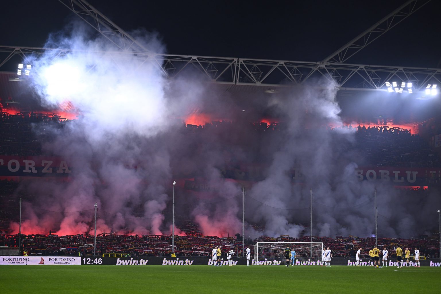 Genoa Tifoseria Da Urlo Prima Per Riempimento Dello Stadio genoa-tifoseria-da-urlo-prima-per-riempimento-dello-stadio